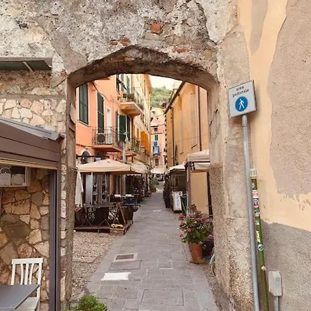 Historic Downtown By The Sea With King Bed Lägenhet Monterosso al Mare