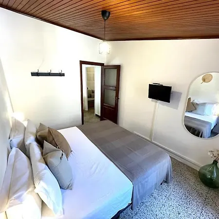Apartment Historic Downtown By The Sea With King Bed