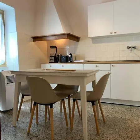 Historic Downtown By The Sea With King Bed Apartment Monterosso al Mare